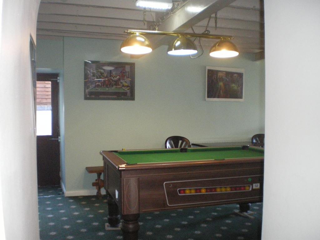 Crown Hotel Pwllheli Eksteriør bilde