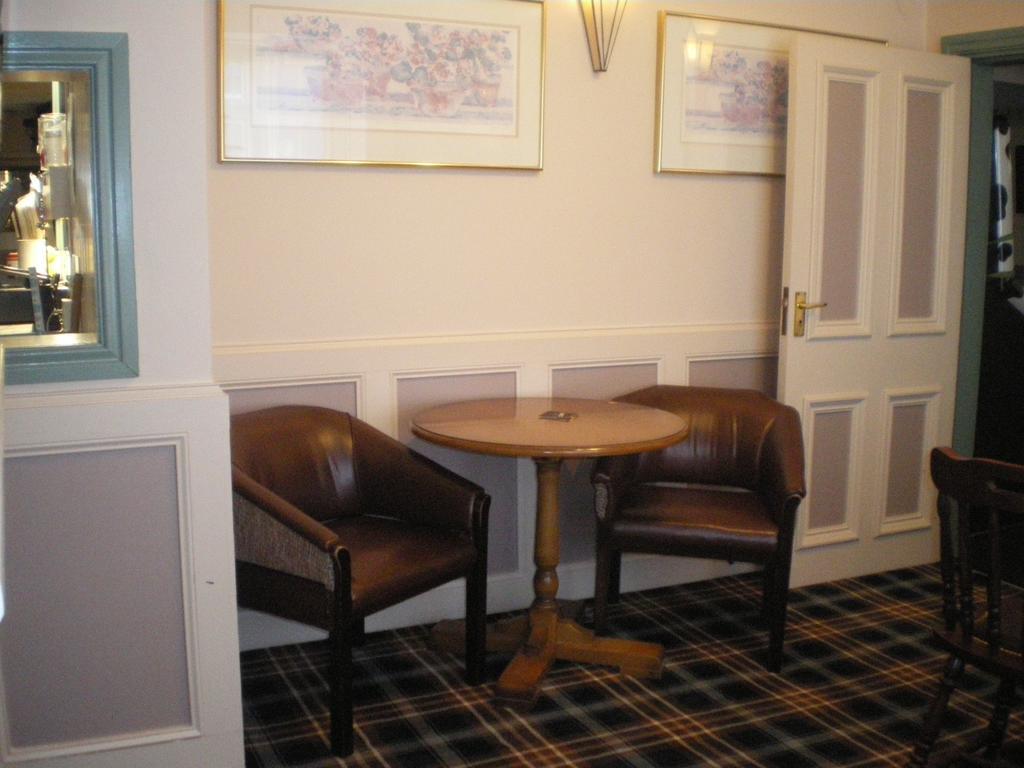 Crown Hotel Pwllheli Eksteriør bilde