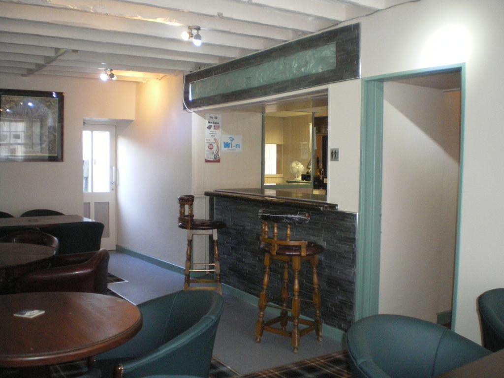 Crown Hotel Pwllheli Eksteriør bilde