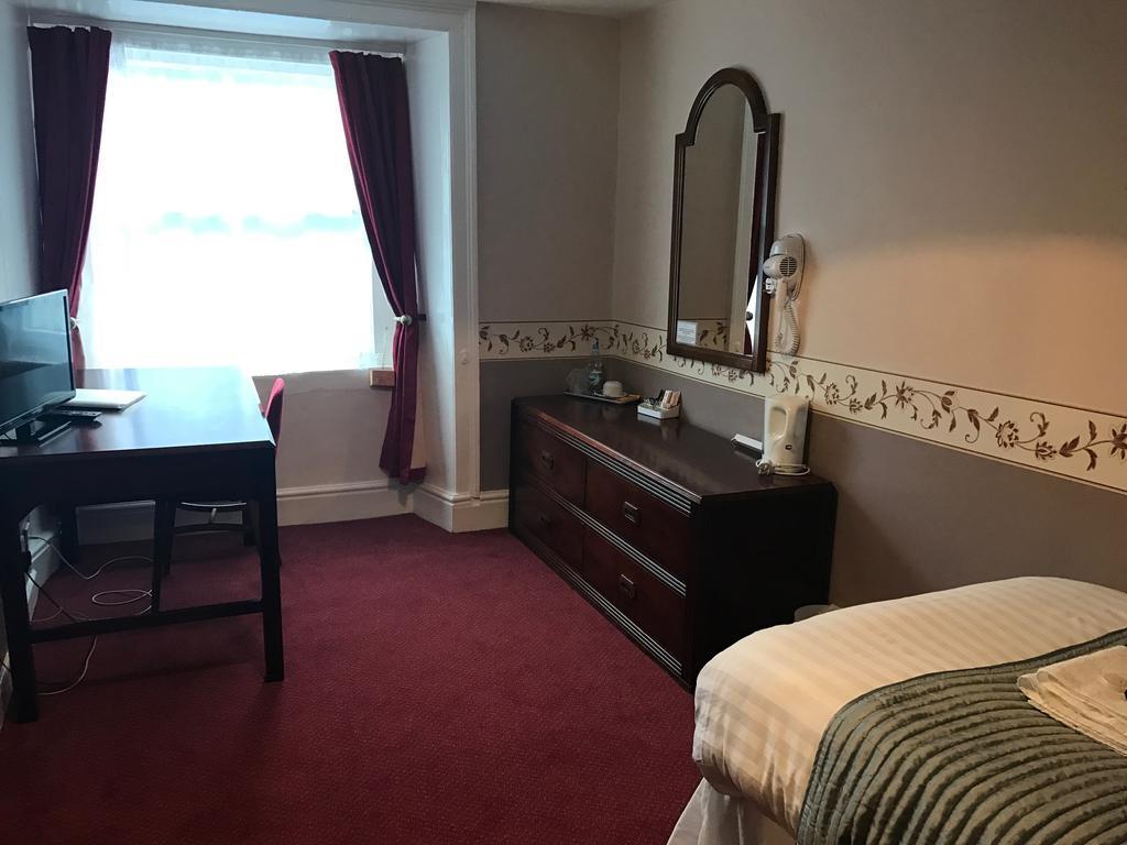 Crown Hotel Pwllheli Eksteriør bilde