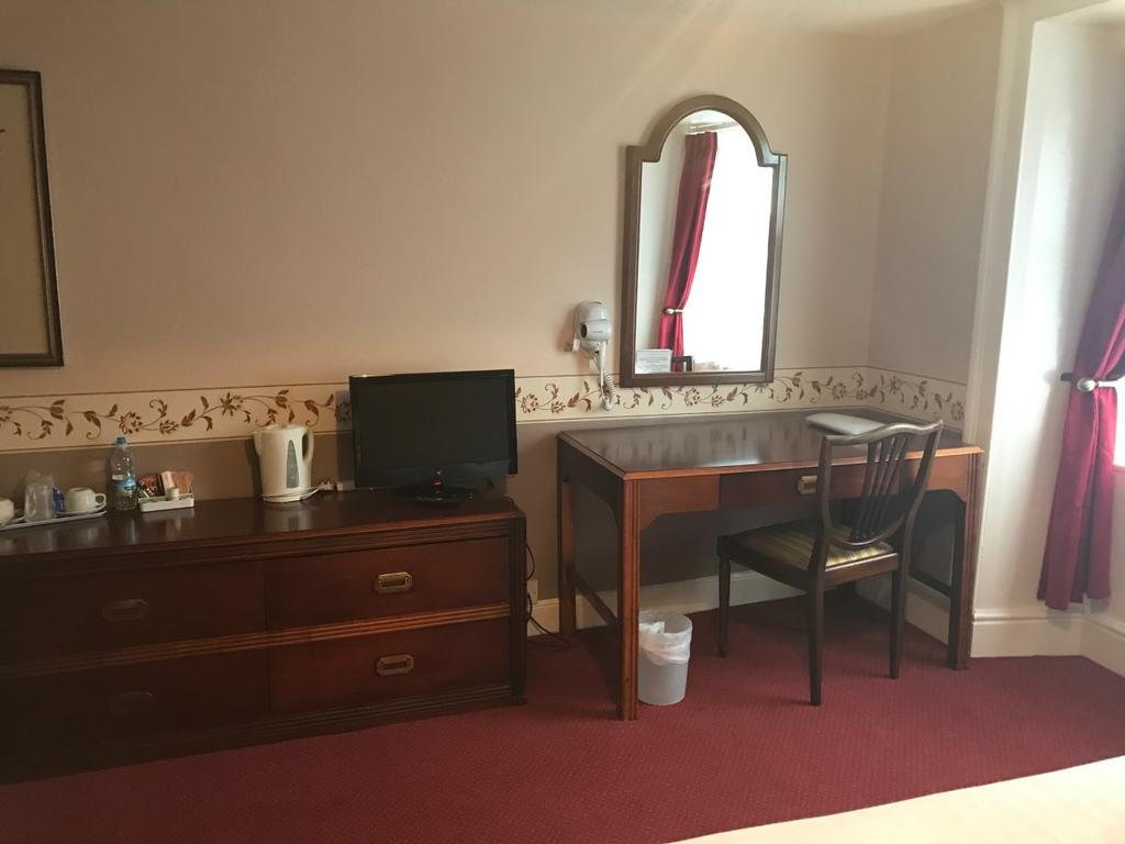 Crown Hotel Pwllheli Eksteriør bilde