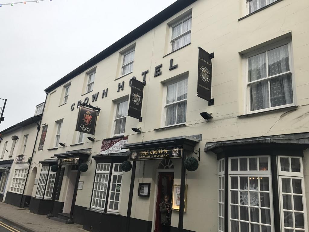 Crown Hotel Pwllheli Eksteriør bilde